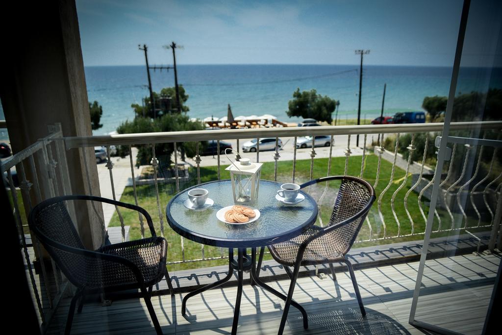 Crown Hotel Nea Skioni Bilik gambar
